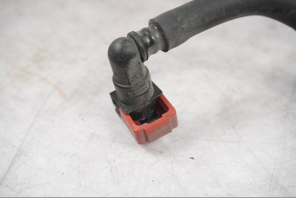 Vänster sida på Bensinledning från en Kawasaki ZX-10R -2008 motorcykel.