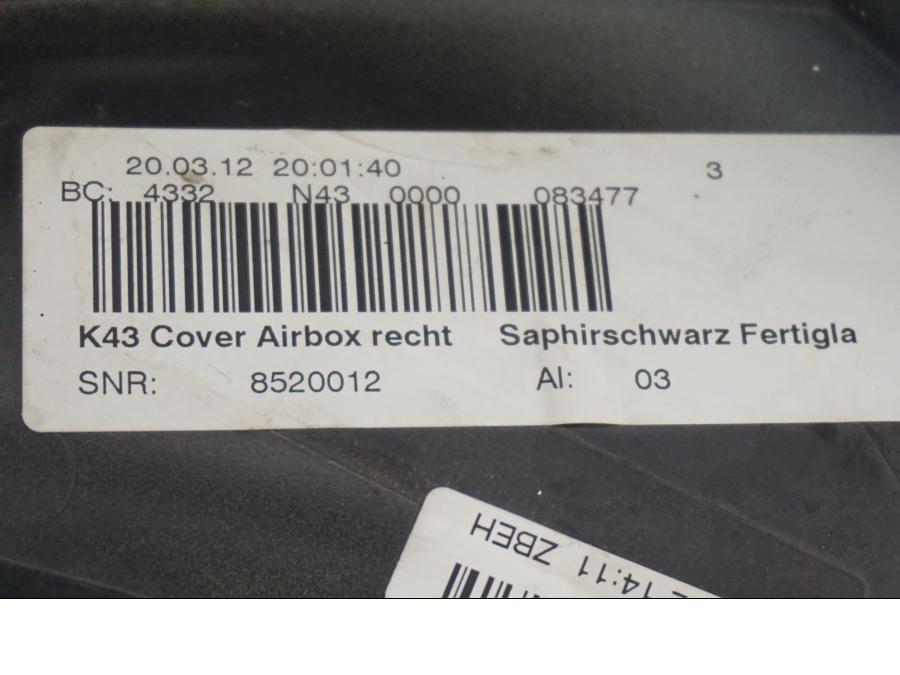 Vänster sida på Sidkåpa från en BMW K 1300 R -2012 motorcykel.