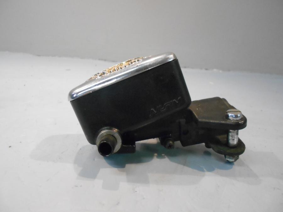 Baksidan på Kopplingshuvudcylinder från en Honda GL 1800 -2001 motorcykel.