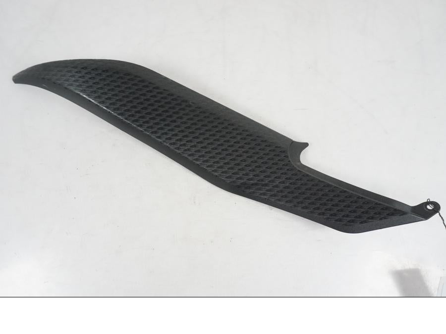 Framsidan på Bensintankskåpa från en Kawasaki ER-6N ABS -2010 motorcykel.