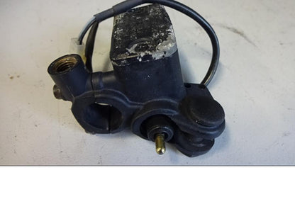 Baksidan på Bromshuvudcylinder från en KTM 640 SM -2004 motorcykel.