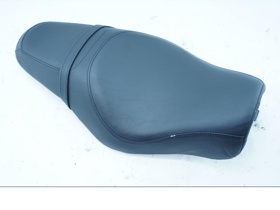 Framsidan på Sadel från en H-D Sportster 1200 XL1200C -2021 motorcykel.