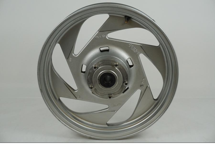 Vänster sida på Fälg från en Suzuki VZR 1800 -2007 motorcykel.