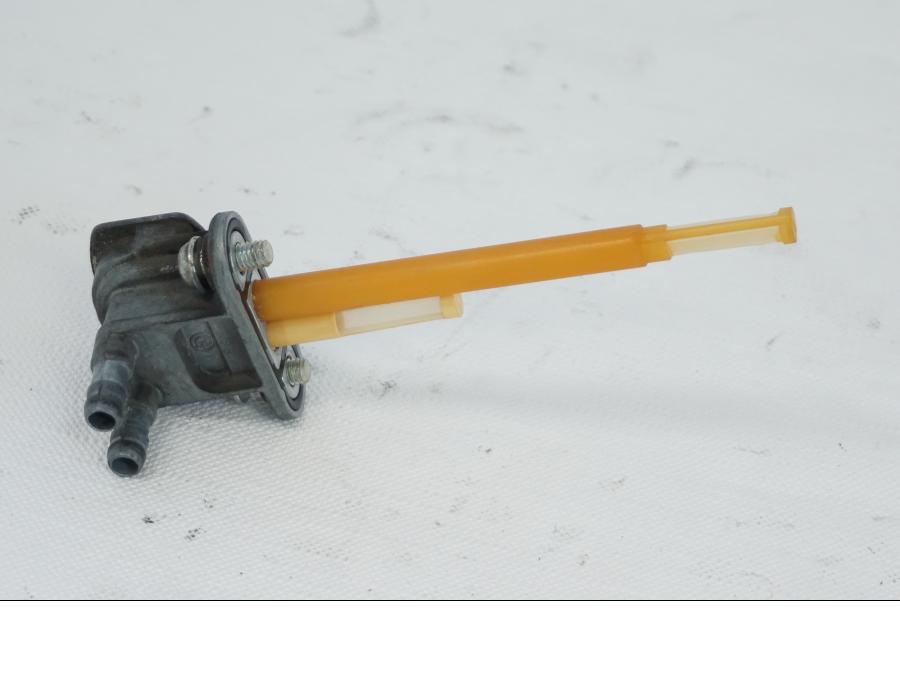 Baksidan på Bensinkran från en Yamaha TDM 850 -1998 motorcykel.