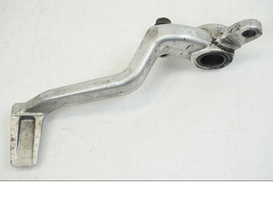 Snett uppifrån på Bromspedal från en Kawasaki ZX-12R -2000 motorcykel.