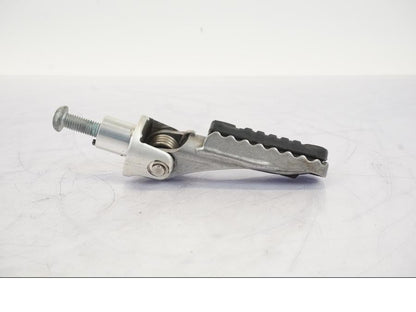 Framsidan på Fotpinne från en BMW S 1000 XR -2019 motorcykel.