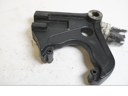 Baksidan på Bromsoksfäste från en H-D Dyna Super Glide FXD -1997 motorcykel.