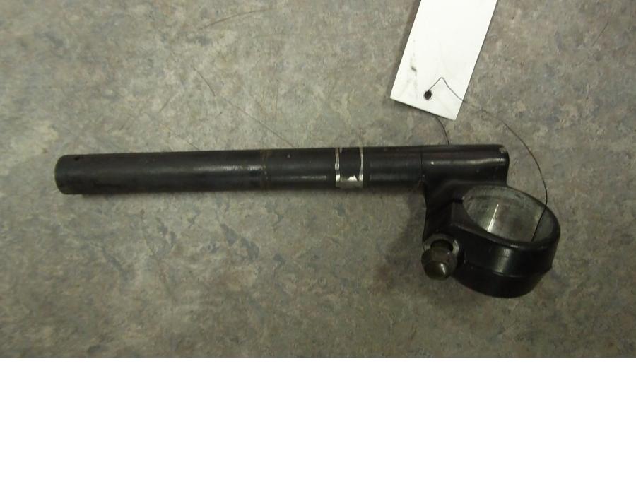 Baksidan på Styre från en Honda CBR 600 -1998 motorcykel.