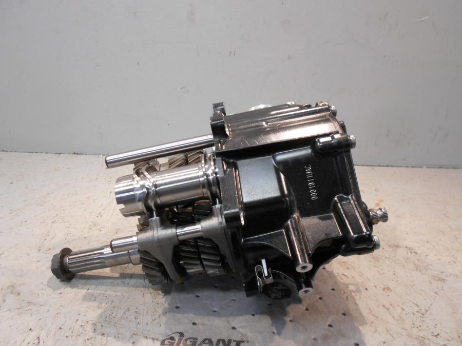 Vänster sida på Växellåda från en BMW K 1600 -2018 motorcykel.