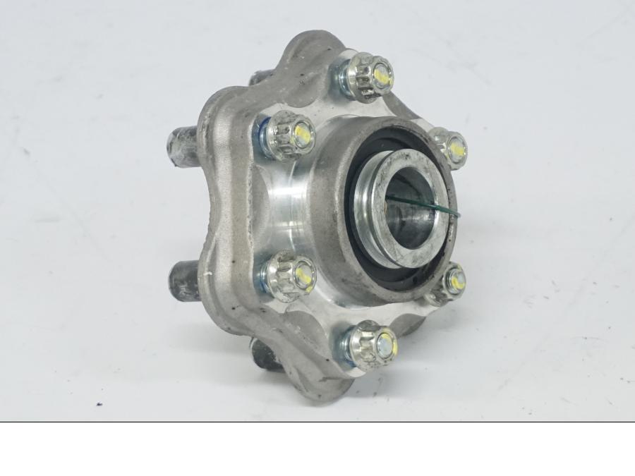 Vänster sida på Drevfäste från en Ducati Desert X -2022 motorcykel.