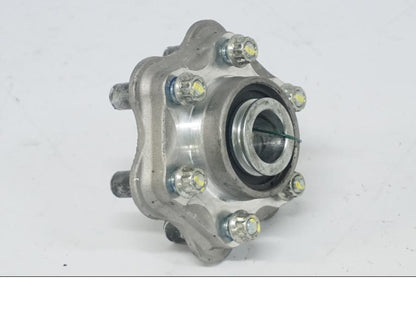 Vänster sida på Drevfäste från en Ducati Desert X -2022 motorcykel.