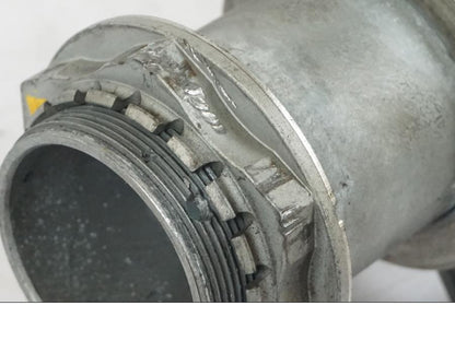 Vänster sida på Axel från en KTM 1290 Super Duke R -2015 motorcykel.