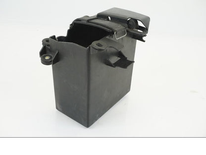 Baksidan på Batterihållare från en Yamaha XV 750 -1998 motorcykel.