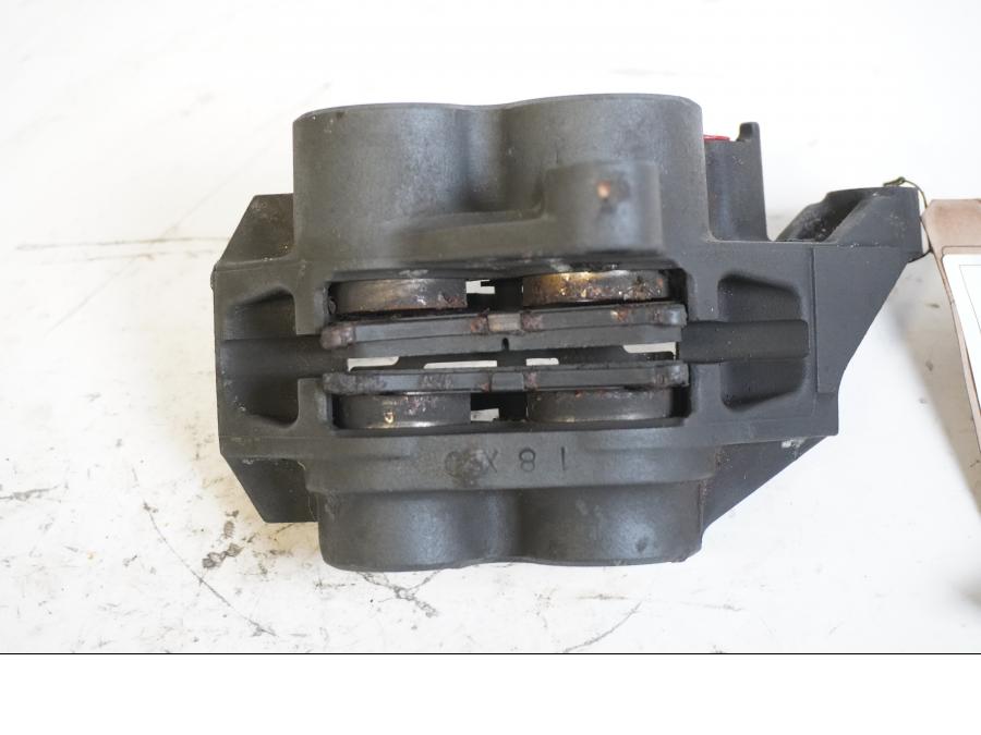 Baksidan på Bromsok från en Yamaha BT 1100 -2002 motorcykel.