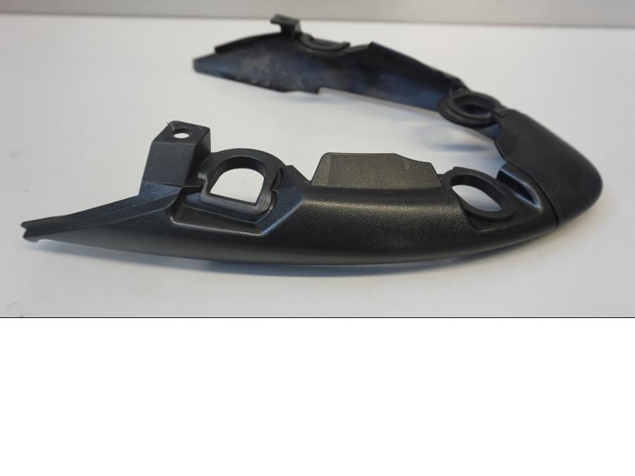 Baksidan på Bakvinge från en Suzuki SFV 650 A Gladius -2012 motorcykel.