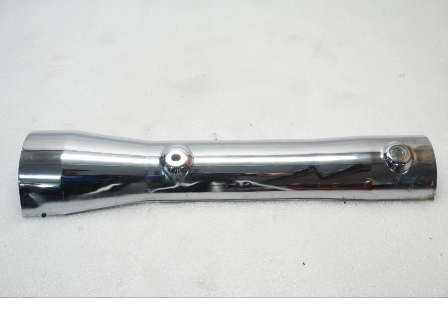 Framsidan på Svingkromskydd från en Kawasaki VN 1500 Mean Streak -2003 motorcykel.