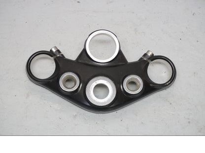 Framsidan på Gaffelkrona från en Triumph Street Twin -2016 motorcykel.