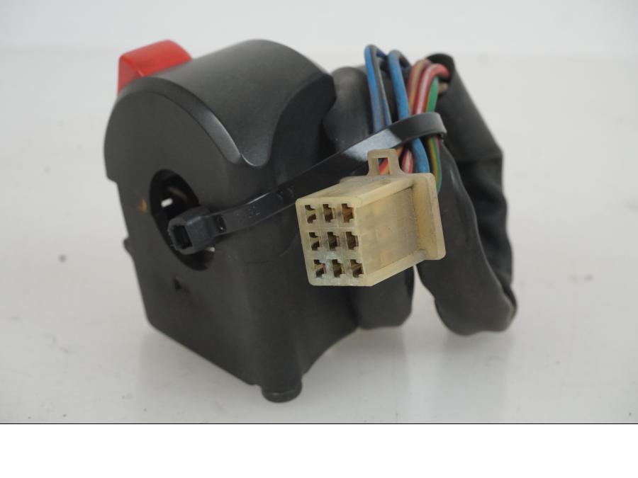 Baksidan på Styrelreglage från en Yamaha XJ 900 S -1997 motorcykel.