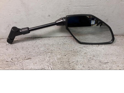 Framsidan på Backspegel från en Yamaha MT-07 Tracer -2020 motorcykel.