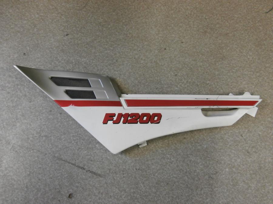 Framsidan på Sidopanel från en Yamaha FJ 1200 -1989 motorcykel.