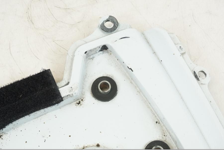 Snett uppifrån på Undertail från en Suzuki GSX-R 750 -2008 motorcykel.