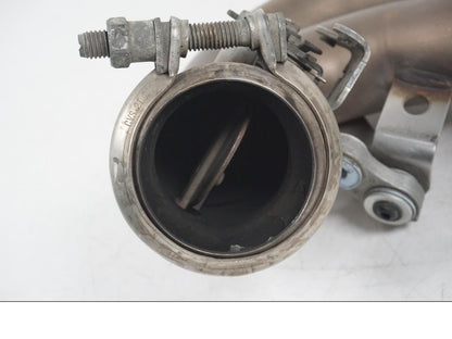 Snett nerifrån på Mellanrör från en Ducati Hyperstrada -2013 motorcykel.