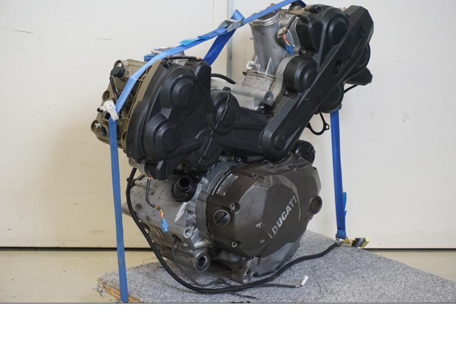 Framsidan på Motor från en Ducati Multistrada 1200 -2016 motorcykel.