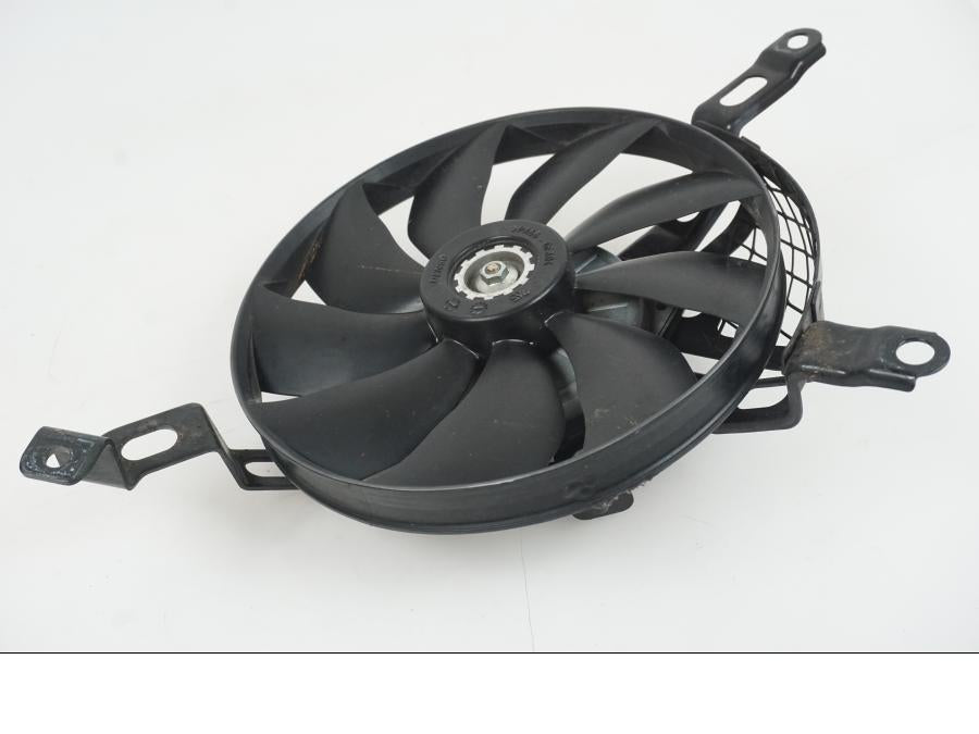 Höger sida på Vattenkylfläkt från en Suzuki GSX-R 1000 -2007 motorcykel.