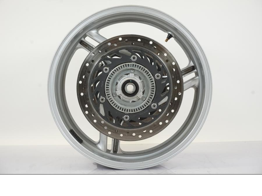 Framsidan på Hjulpaket från en Honda NT 700 -2008 motorcykel.