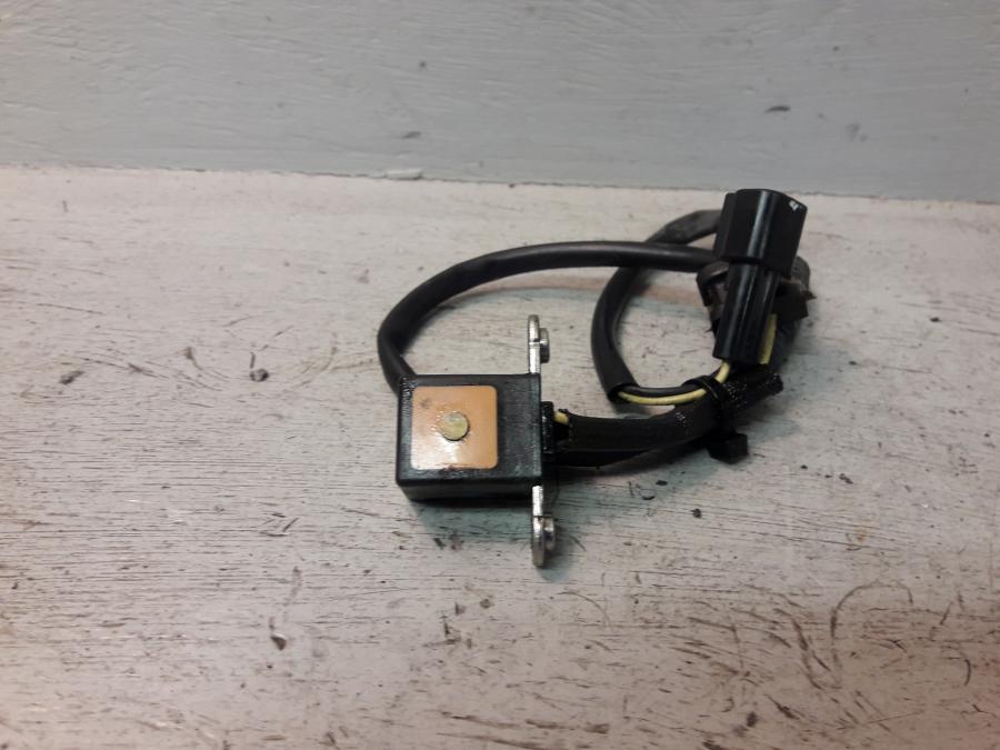 Framsidan på Tändpickup från en Kawasaki GTR 1400 -2012 motorcykel.