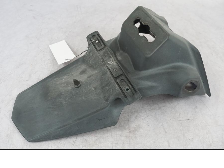 Snett uppifrån på Skylthållare från en Suzuki GSF 1250 -2010 motorcykel.