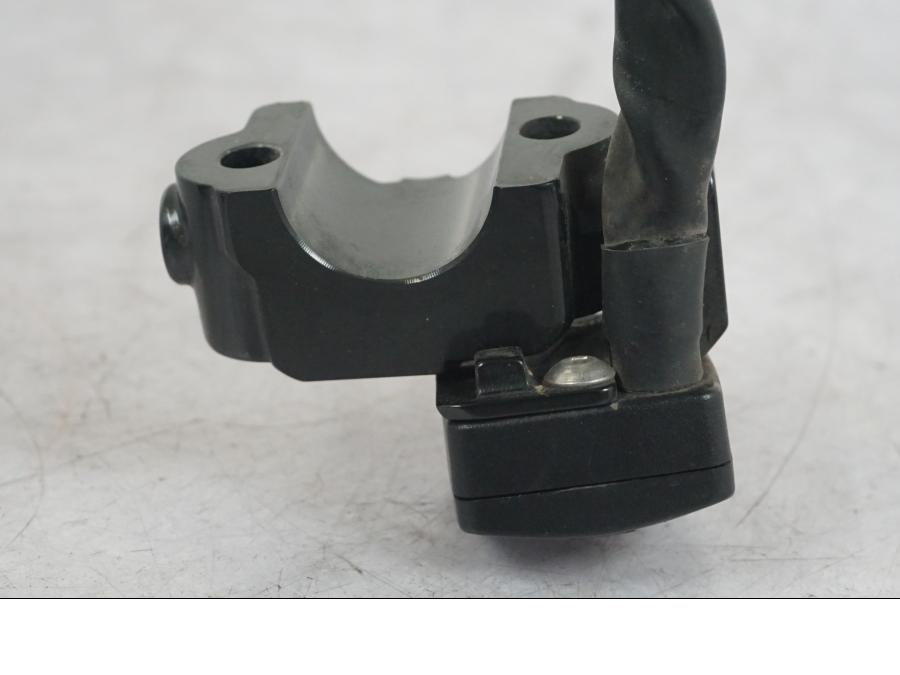 Extrabild2 på Värmehandtagsreglage från en Triumph Tiger Explorer -2013 motorcykel.