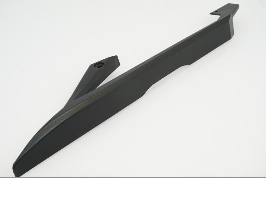 Höger sida på Kedjeskydd från en KTM 690 Duke -2012 motorcykel.