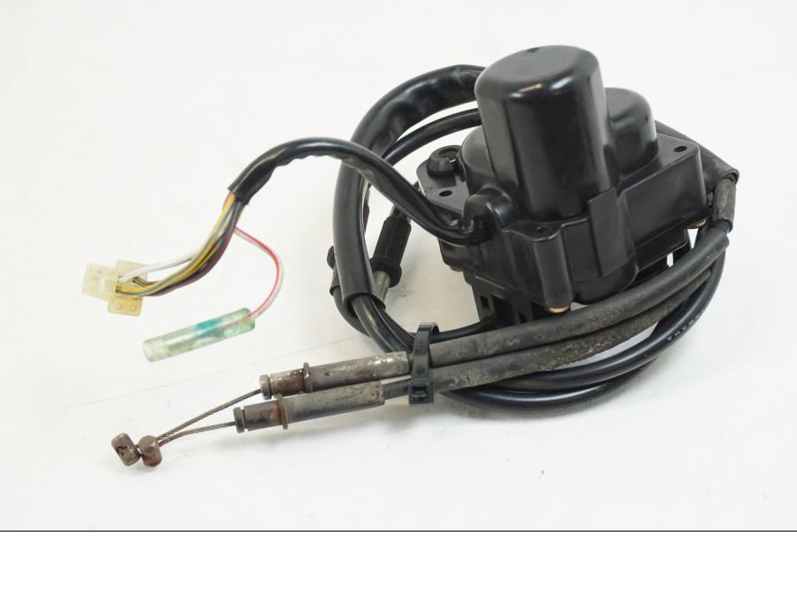 Framsidan på Avgasspjällmotor från en Yamaha YZF 1000 R1 -2001 motorcykel.