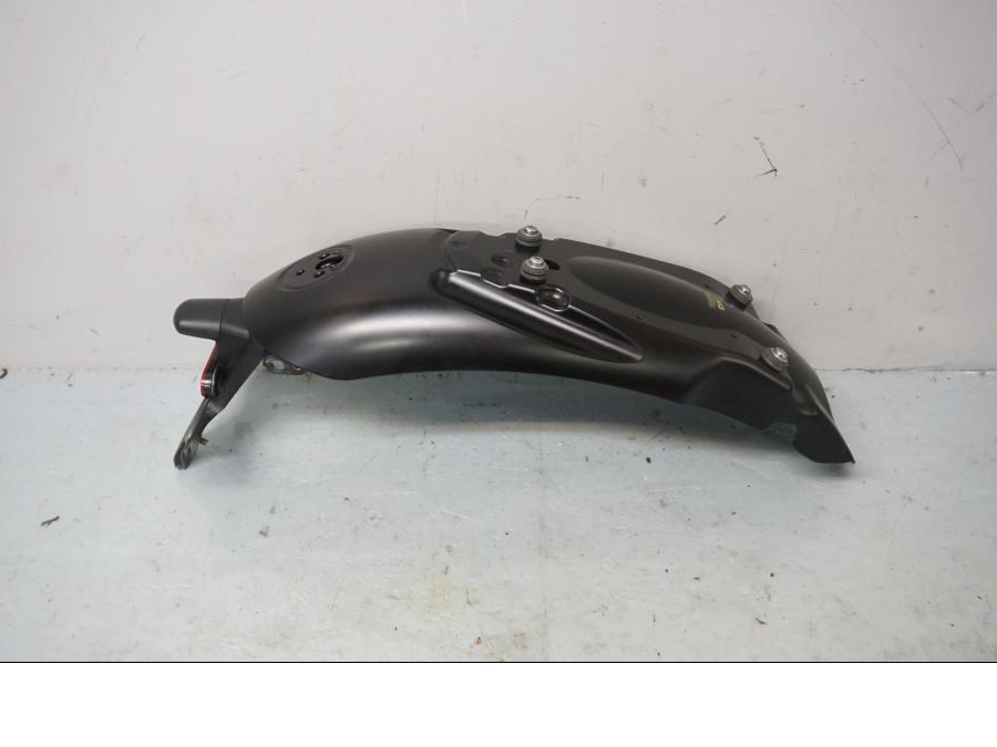 Framsidan på Bakskärm från en Triumph Street Twin -2016 motorcykel.