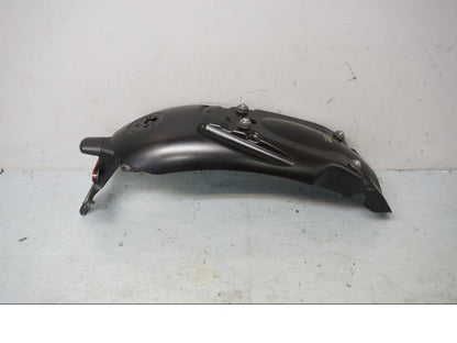 Framsidan på Bakskärm från en Triumph Street Twin -2016 motorcykel.