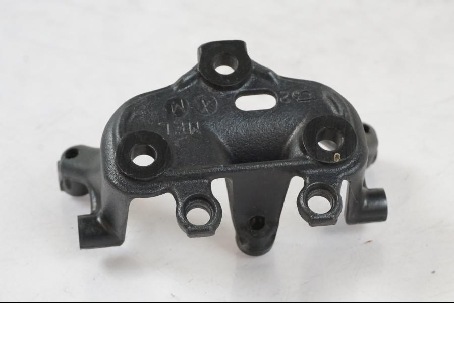 Framsidan på Styrdämparfäste från en Honda CBR 1000 RR -2007 motorcykel.