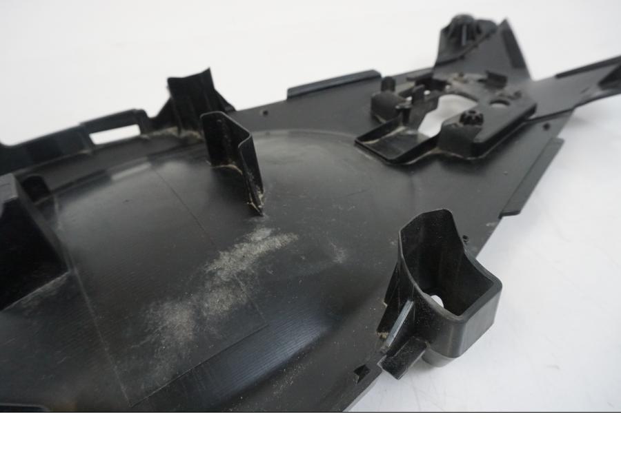 Vänster sida på Undertail från en Kawasaki ER-6F -2016 motorcykel.