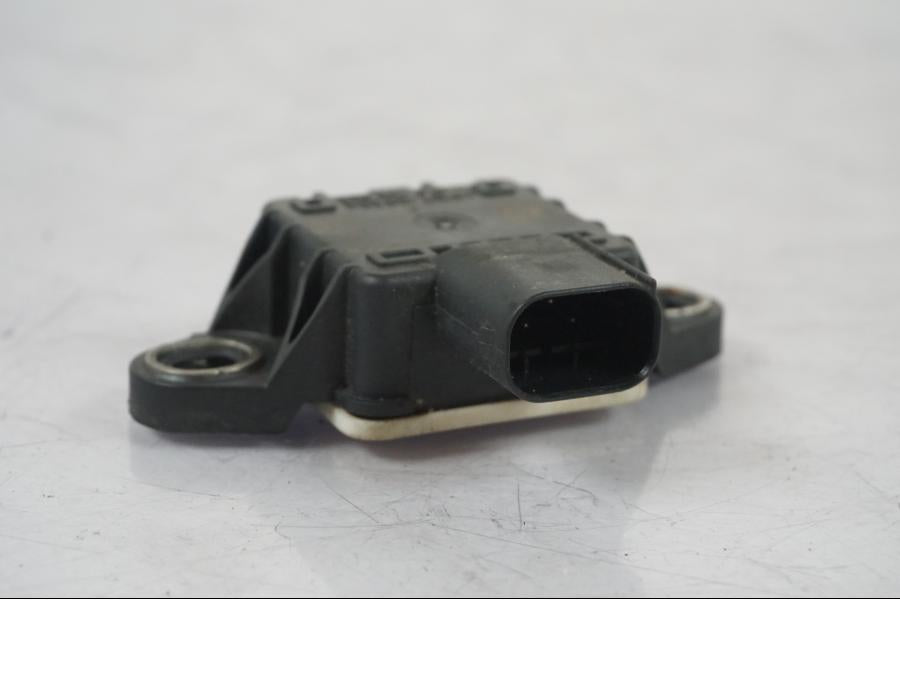 Höger sida på Tilt Sensor från en KTM 1290 Super Duke R -2018 motorcykel.