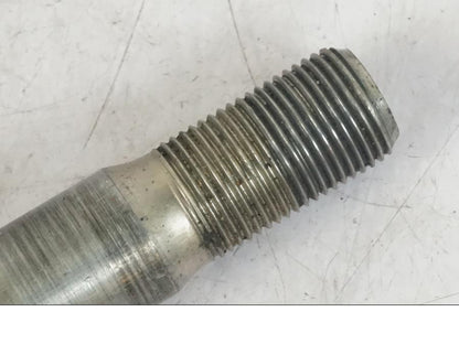 Baksidan på Axel från en Triumph Tiger Explorer -2013 motorcykel.