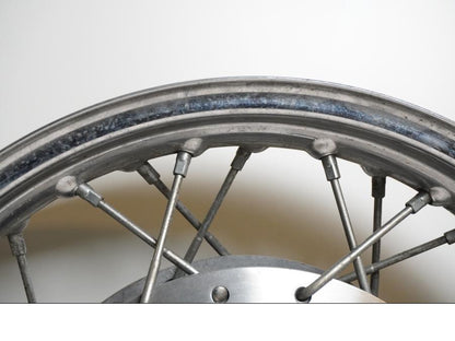 Extrabild5 på Fälg från en Suzuki LS 650 -1996 motorcykel.