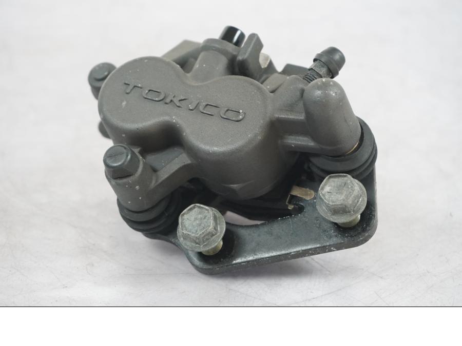 Baksidan på Bromsok från en Suzuki SV 650 -1999 motorcykel.