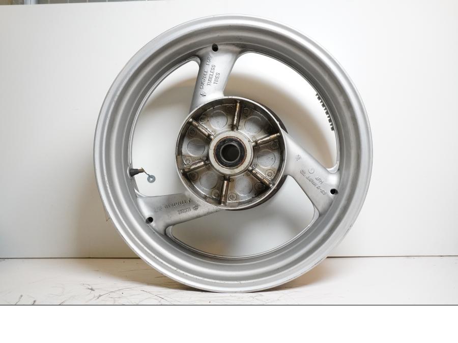 Extrabild2 på Fälg från en Yamaha YZF 1000 R -1998 motorcykel.