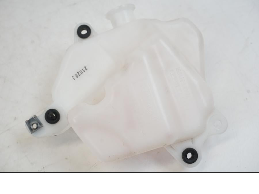 Framsidan på Vattenexpansionskärl från en Triumph Speed Triple -2021 motorcykel.