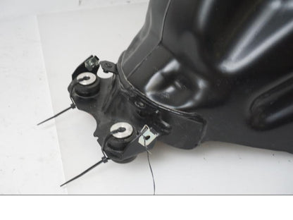 Snett uppifrån på Bensintank från en BMW F 750 GS -2019 motorcykel.