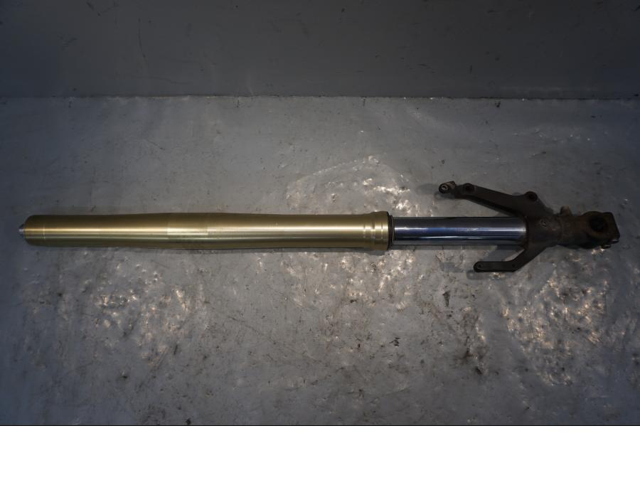 Baksidan på Gaffelben från en Yamaha XT 1200 Z -2011 motorcykel.