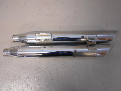 Baksidan på Ljuddämpare från en H-D Dyna Fat Bob FXDF -2013 motorcykel.