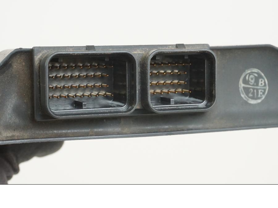 Extrabild2 på CDI / ECU från en Suzuki GSX-R 750 -2001 motorcykel.