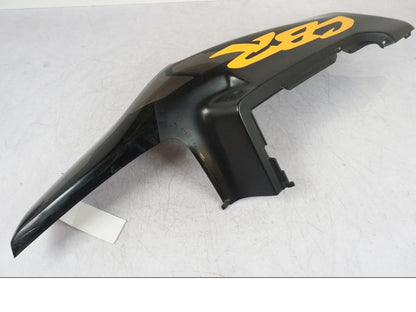 Snett nerifrån på Bakvinge från en Honda CBR 900 RR -1996 motorcykel.