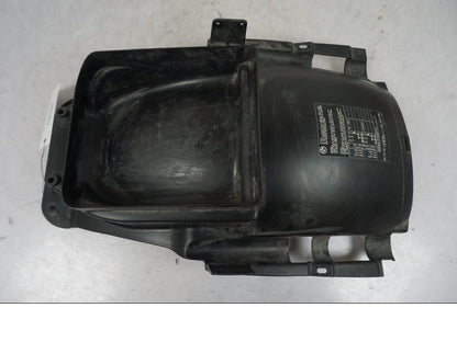 Vänster sida på Undertail från en BMW R 850 R -2004 motorcykel.